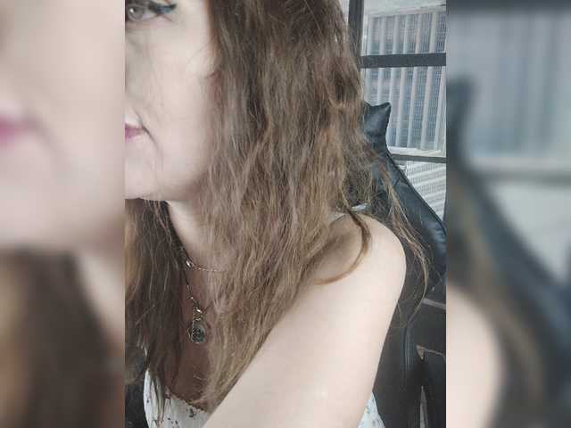 SexyKitty75-1 live cam on BongaCams