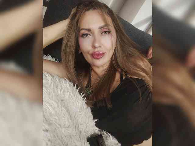 SexyKitty75-1 webcam
