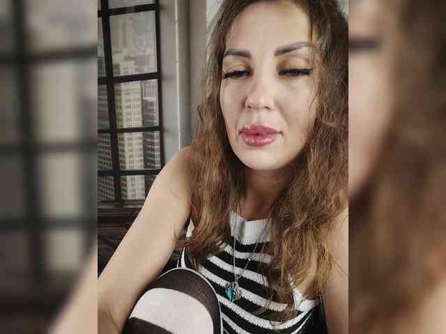 SexyKitty75-1 webcam