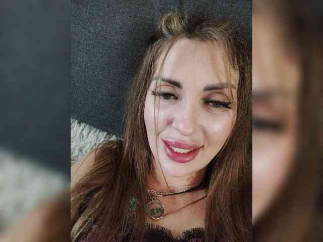 SexyKitty75-1 webcam