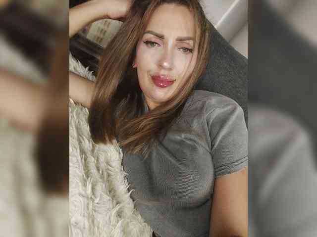 SexyKitty75-1 webcam