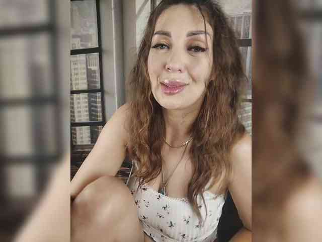SexyKitty75-1 webcam