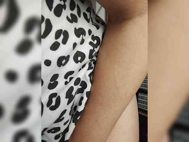 SexyKitty75-1 webcam