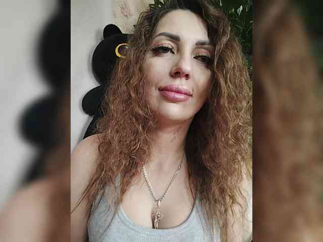 SexyKitty75-1 webcam