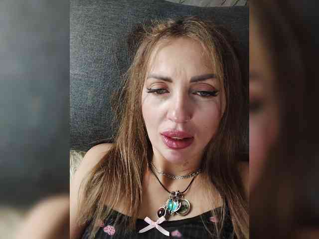 SexyKitty75-1 webcam