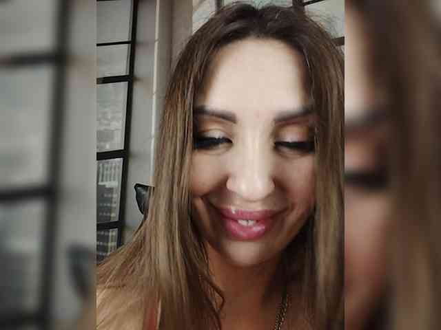 SexyKitty75-1 webcam