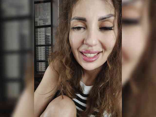 SexyKitty75-1 webcam