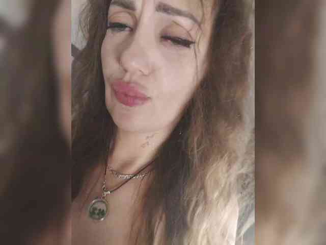 SexyKitty75-1 webcam
