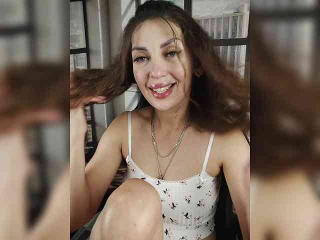 SexyKitty75-1 webcam