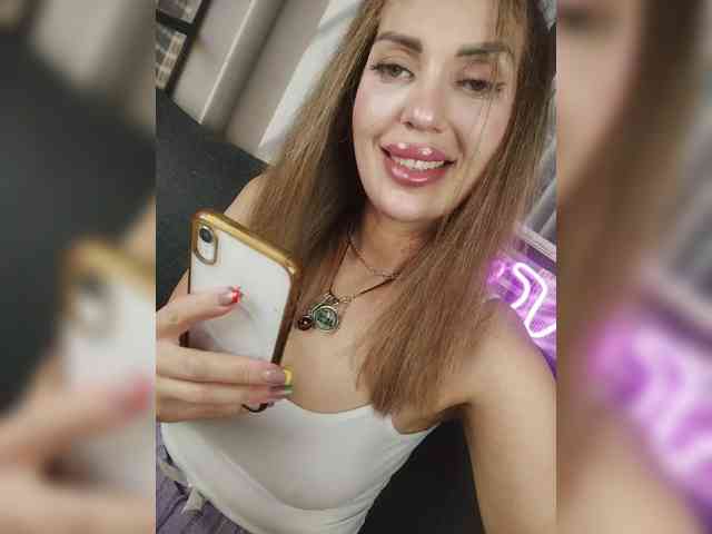 SexyKitty75-1 webcam