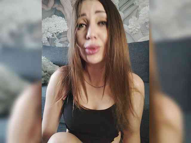 SexyKitty75-1 webcam