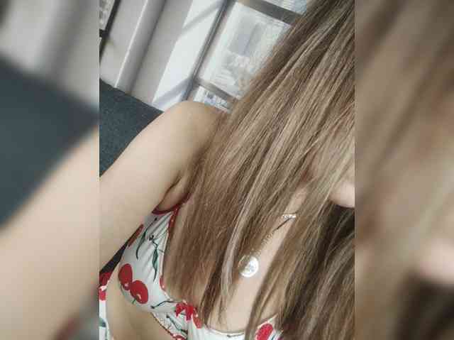 SexyKitty75-1 webcam