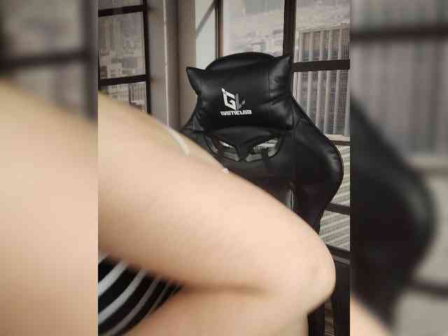 SexyKitty75-1 webcam