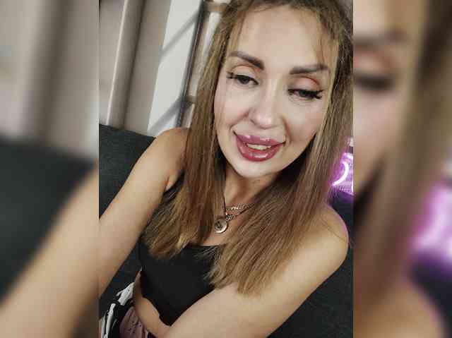 SexyKitty75-1 webcam