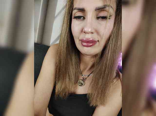 sexykitty75-1's live room