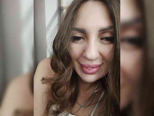 SexyKitty75-1 webcam