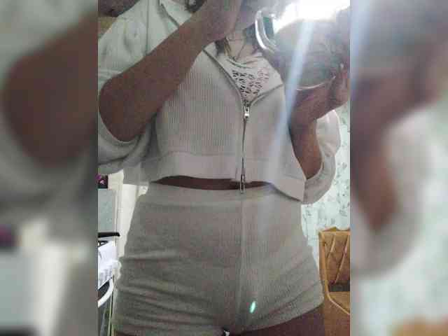 SexyKitty75-1 webcam