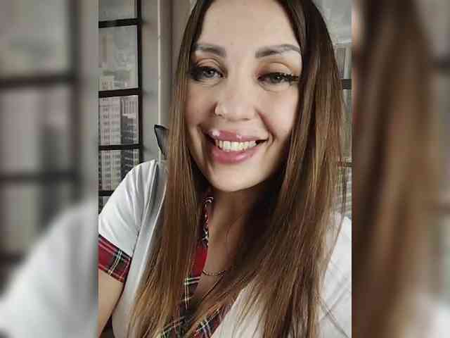 SexyKitty75-1 webcam