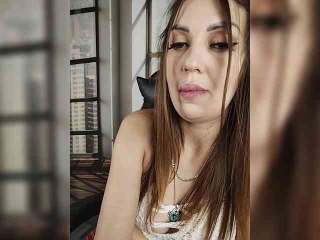 SexyKitty75-1 webcam
