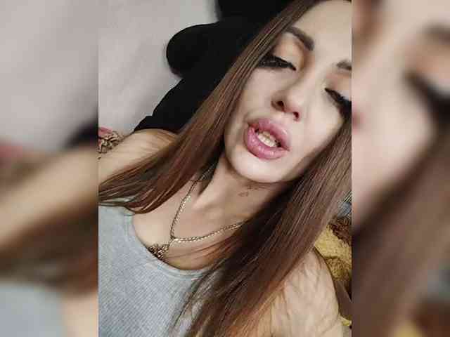 SexyKitty75-1 webcam