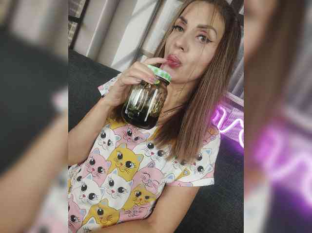 SexyKitty75-1 webcam