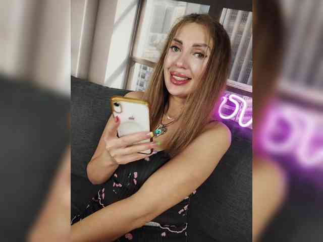 SexyKitty75-1 webcam