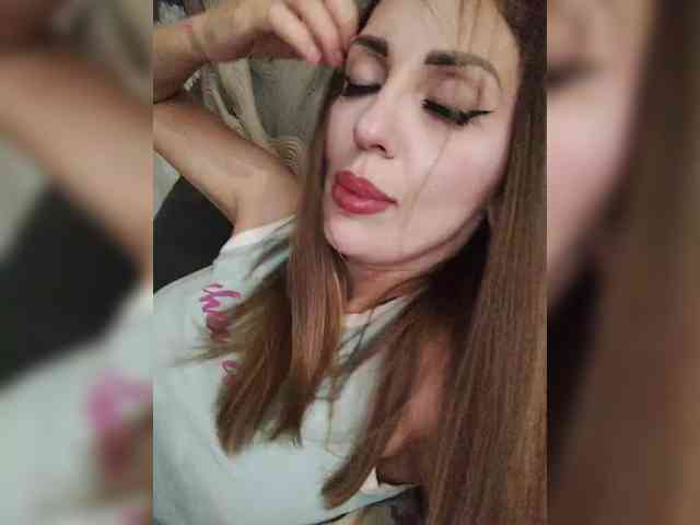 SexyKitty75-1 webcam
