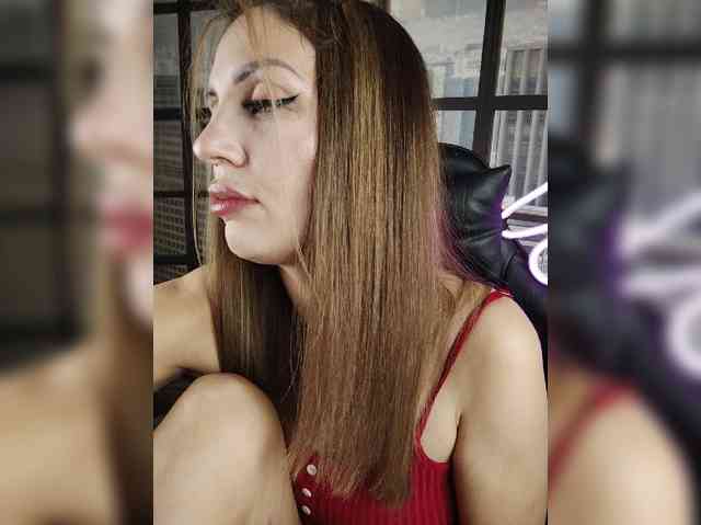 SexyKitty75-1 webcam