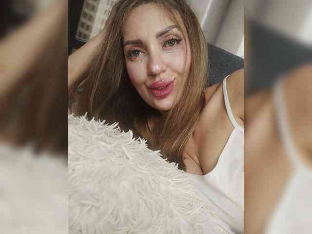 SexyKitty75-1 webcam