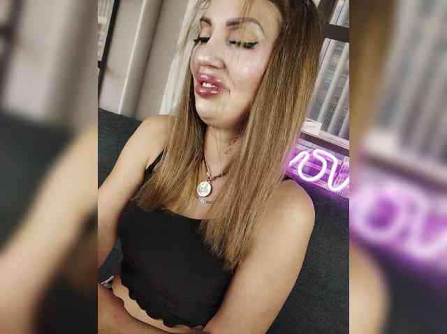 SexyKitty75-1 webcam