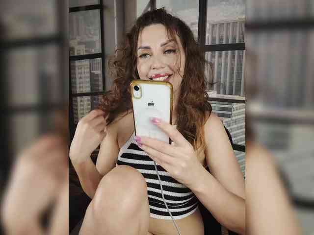 SexyKitty75-1 webcam