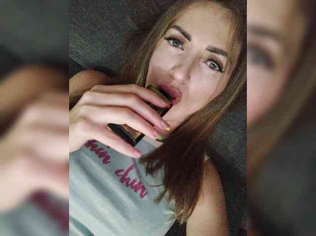 SexyKitty75-1 webcam