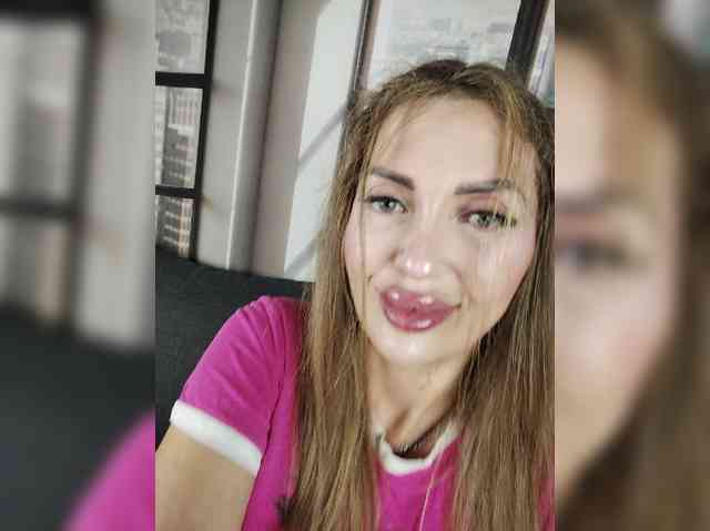 sexykitty75-1's live room