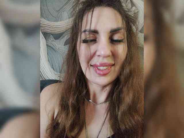 SexyKitty75-1 webcam