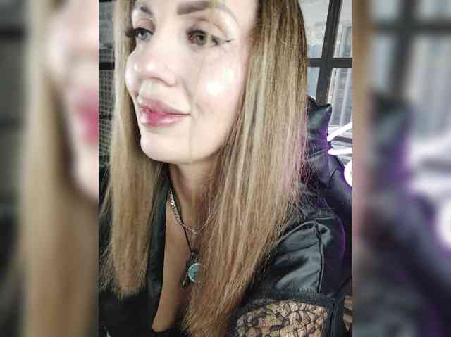 SexyKitty75-1 webcam