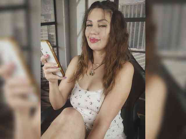 SexyKitty75-1 webcam