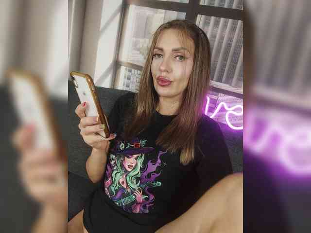 SexyKitty75-1 webcam