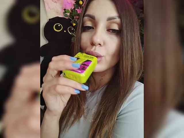 SexyKitty75-1 webcam