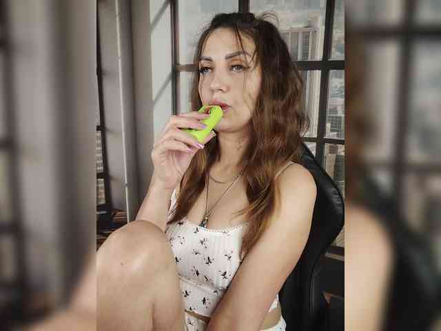 SexyKitty75-1 webcam