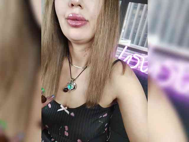 SexyKitty75-1 webcam