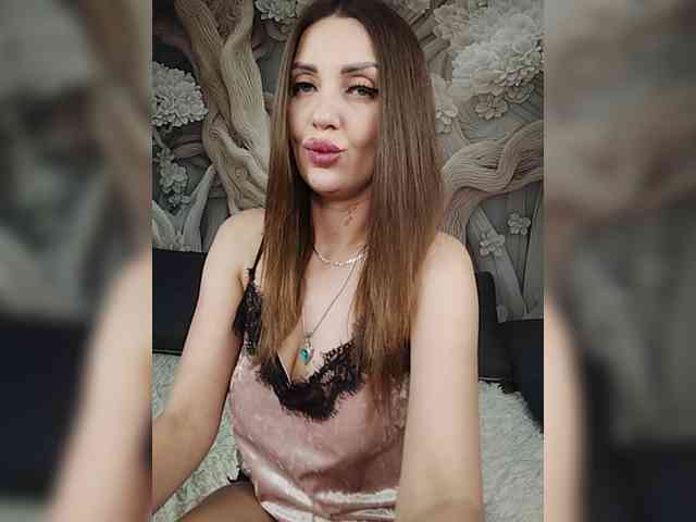 SexyKitty75-1 webcam
