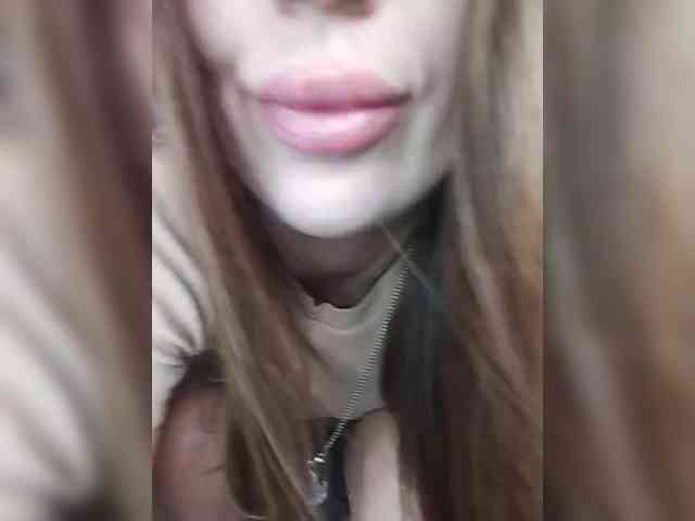 SexyKitty75-1 webcam