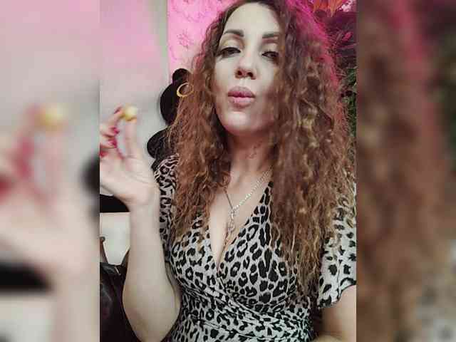SexyKitty75-1 webcam