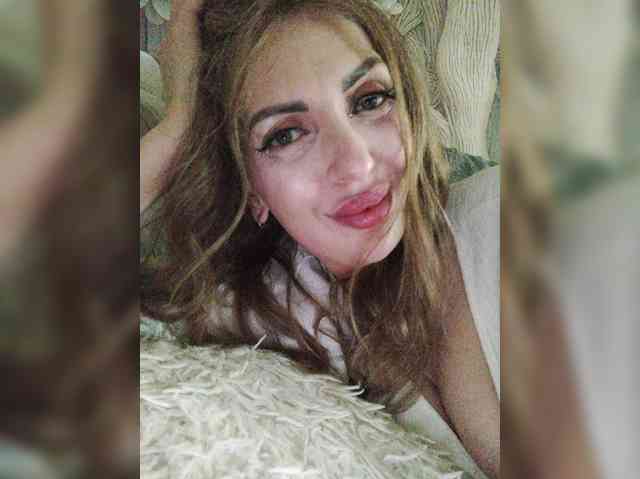 SexyKitty75-1 webcam