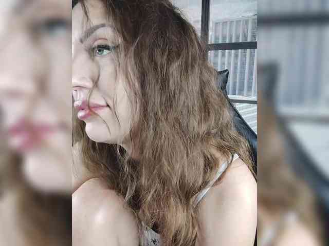SexyKitty75-1 webcam