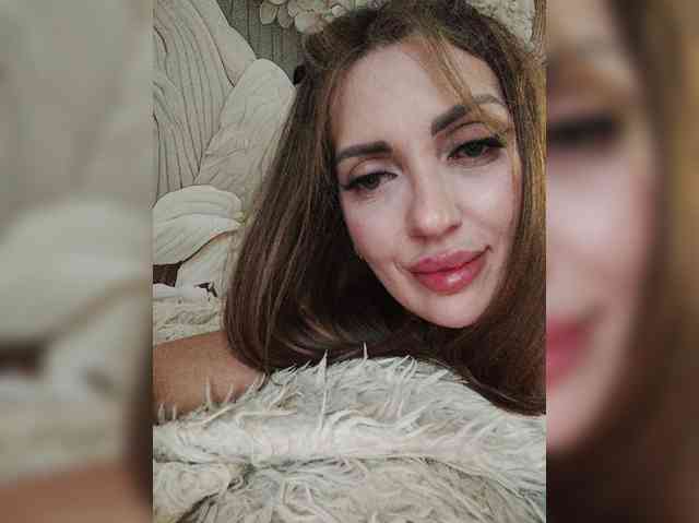 SexyKitty75-1 webcam