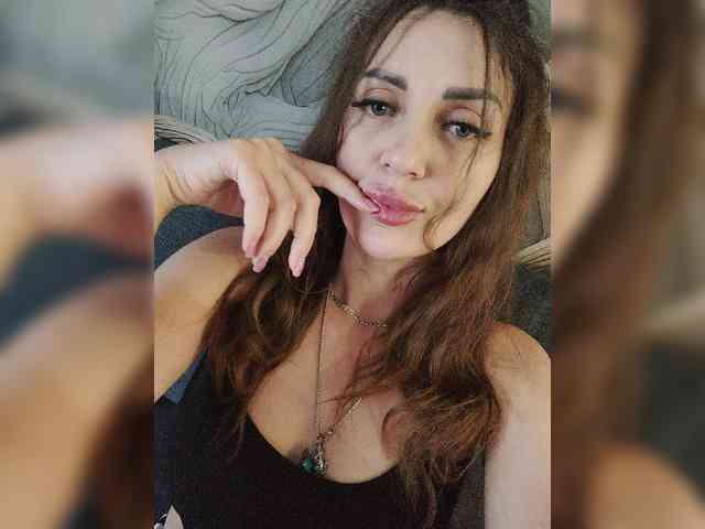 SexyKitty75-1 webcam