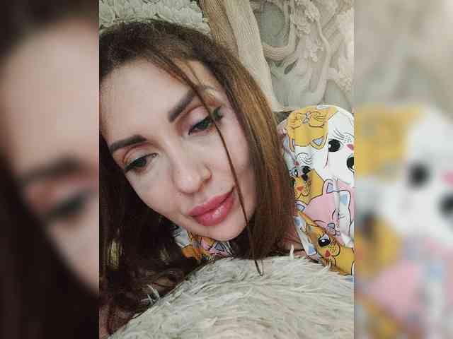 SexyKitty75-1 webcam