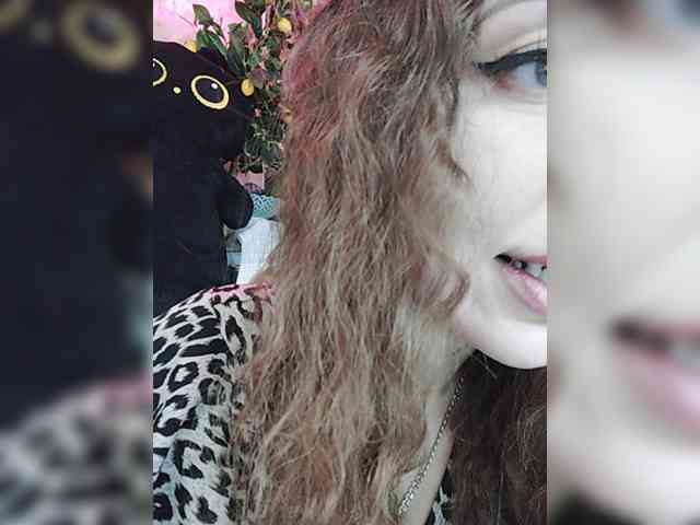 SexyKitty75-1 webcam