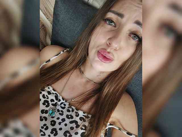 SexyKitty75-1 webcam